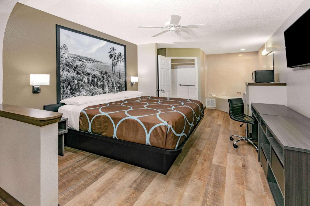 Super 8 By Wyndham Moss Point Motel Exterior photo